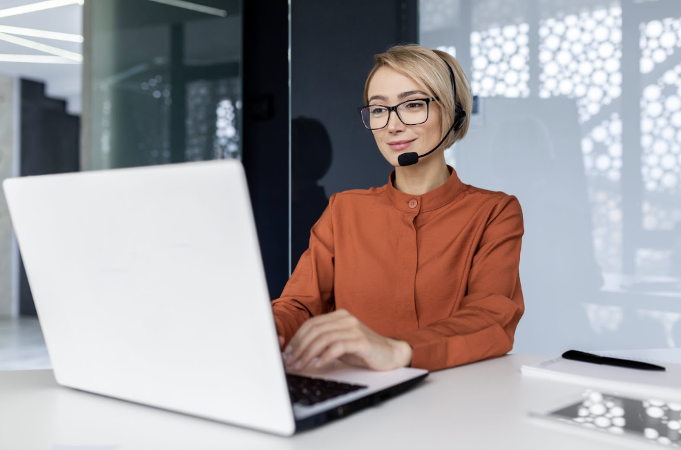 24/7 Customer Care with a Virtual Receptionist Service Providers: Commercial and Residential Solutions